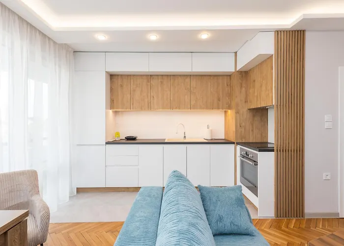 Cozy Chic Flat Stylish Center