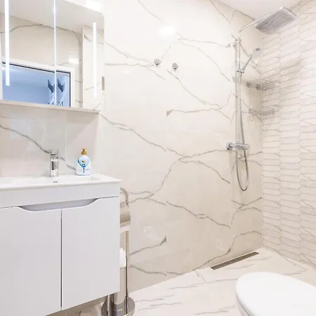 Cozy Chic Flat Stylish Center Apartman Várna